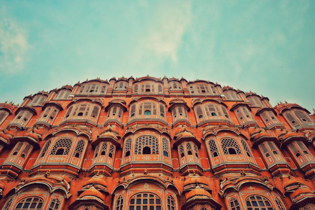 roaming revolution hawa mahal 6688170 1920